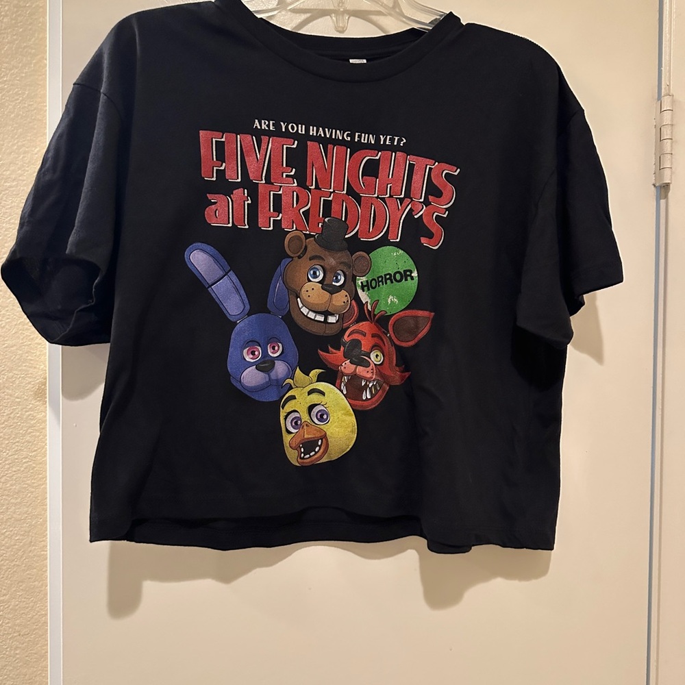 ♦️NWOT♦️Five Nights at Freddy's Black Crop T-Shirt